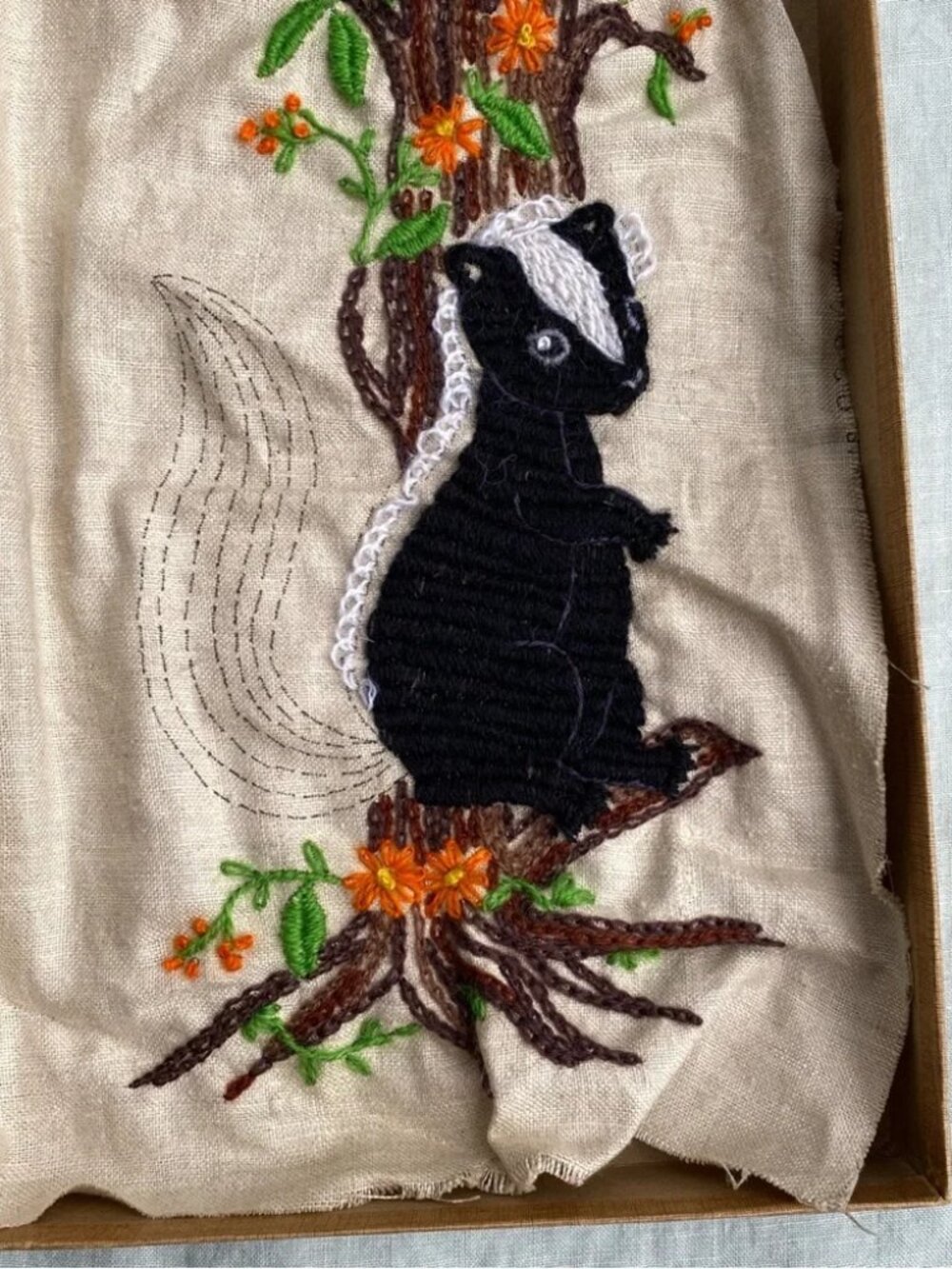 Vintage 70s Bucilla 8226 crewel Furry Friends needlepoint kit raccoon skunk - Picture 8 of 11